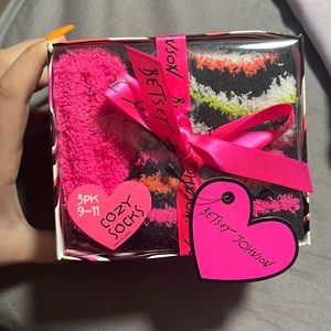 Betsey Johnson 3 pack fluffy socks